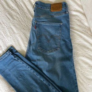 Levi Super Skinny Jeans